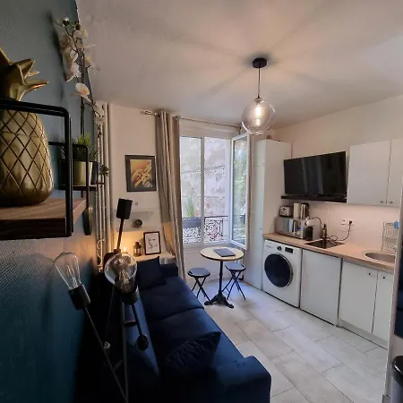 Cosy In Heart Of Montmartre Apartment Paris