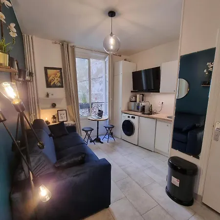 Cosy In Heart Of Montmartre Apartment Paris
