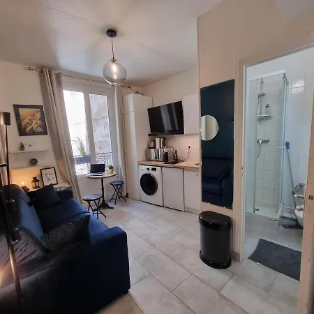 Cosy In Heart Of Montmartre Apartment Paris